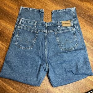 Wrangler Rugged Wear Men’s Jeans Size 38x32